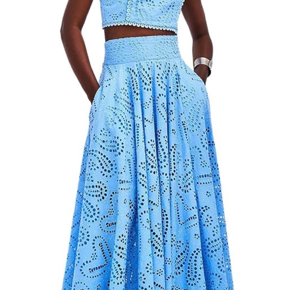 Elegant Blue Eyelet Set